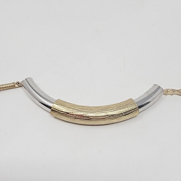 Vintage Sarah Coventry Canada 17" Gold Tone Textured Curved Bar Necklace *read* - Picture 4 of 5